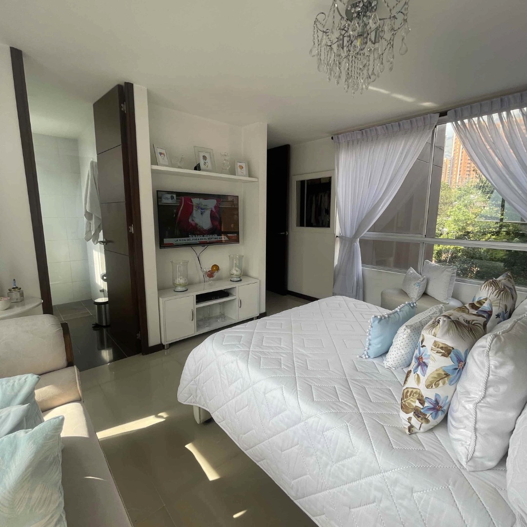 Beautiful Apartment in El Poblado: Exclusivity and Comfort