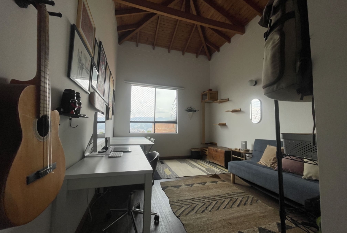 Spacious Duplex Apartment in El Poblado