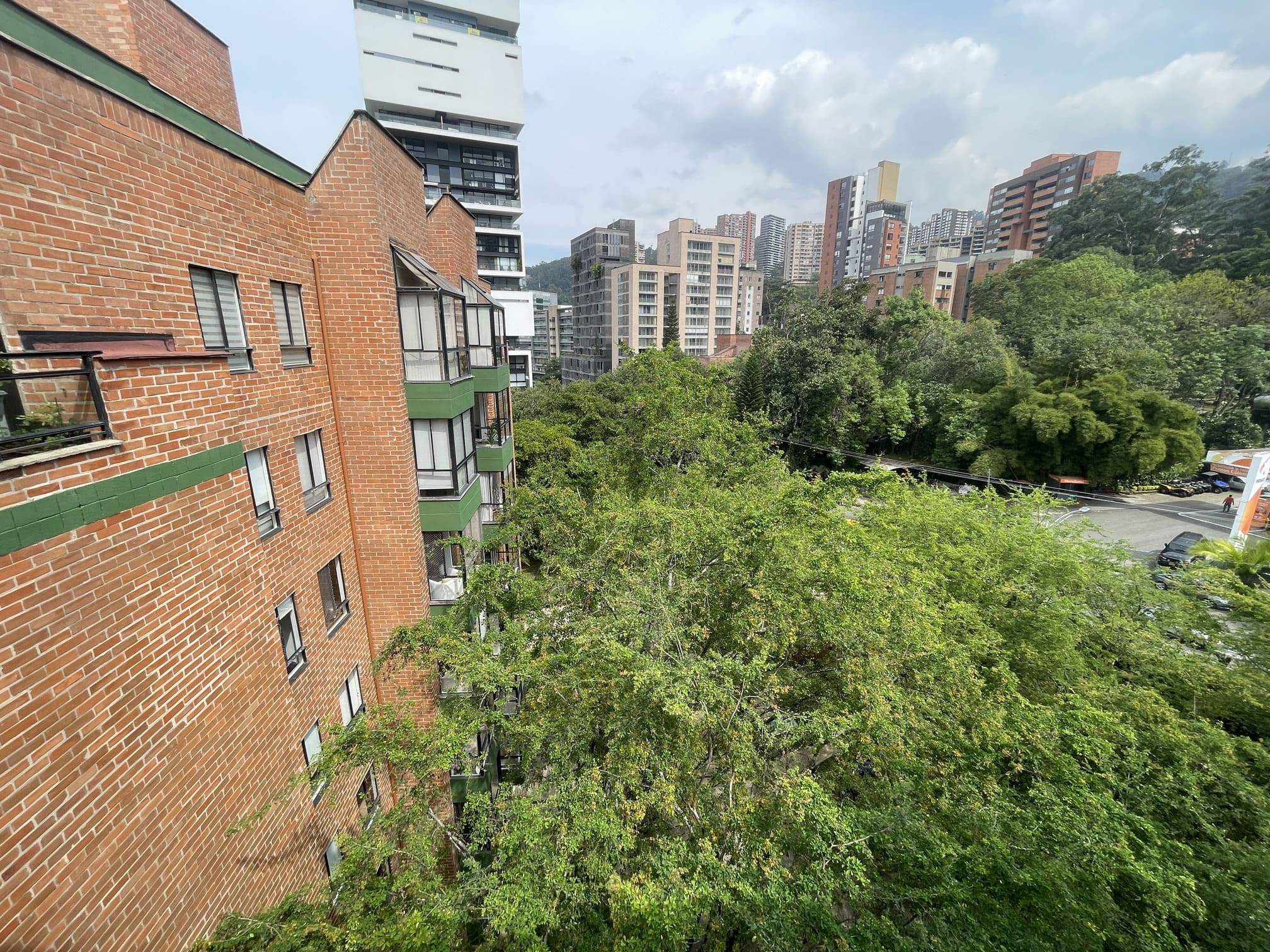 Spacious Duplex Apartment in El Poblado