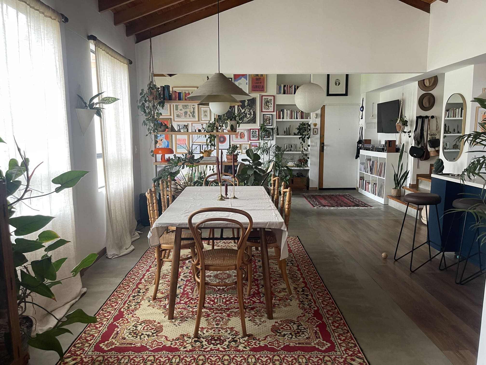 Spacious Duplex Apartment in El Poblado