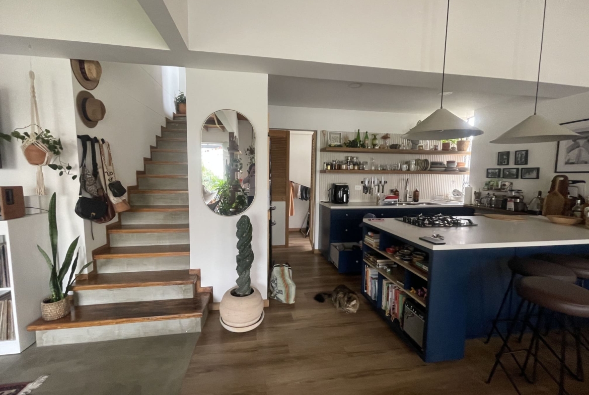 Spacious Duplex Apartment in El Poblado