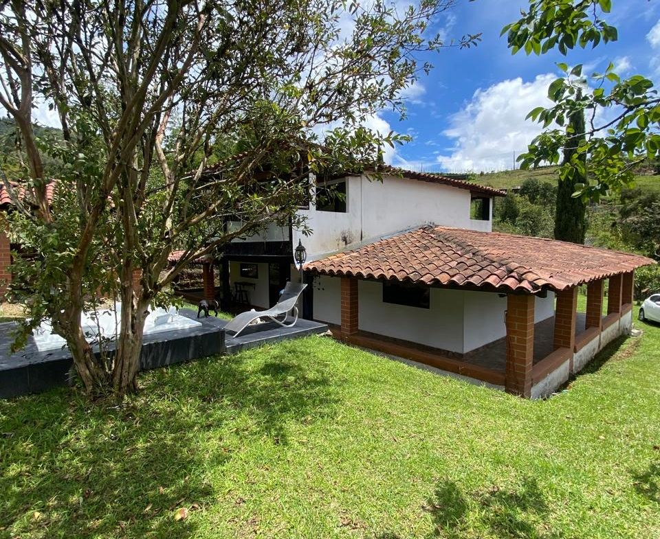 Sin título (80) Finca for Sale Marinilla Antioquia with Jacuzzi and Recreational Areas