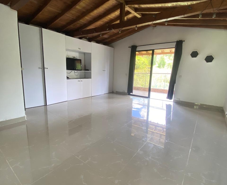 WhatsApp Image 2025-10-12 at 9.11.35 PM (1) Finca for Sale Marinilla Antioquia with Jacuzzi and Recreational Areas