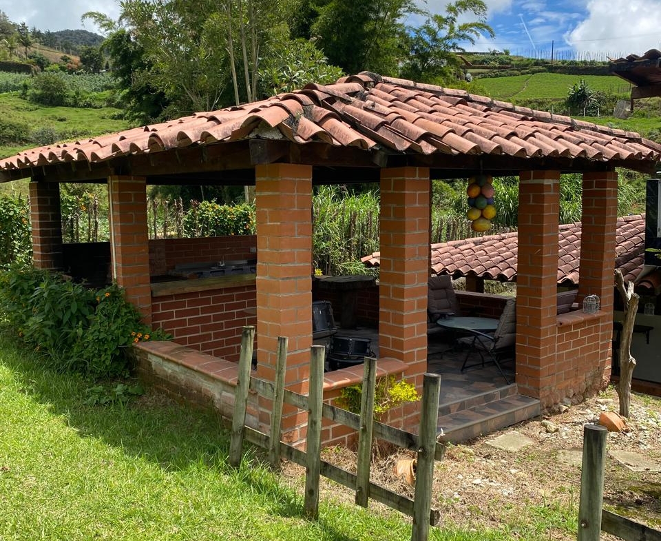 WhatsApp Image 2025-10-12 at 9.11.36 PM Finca for Sale Marinilla Antioquia with Jacuzzi and Recreational Areas